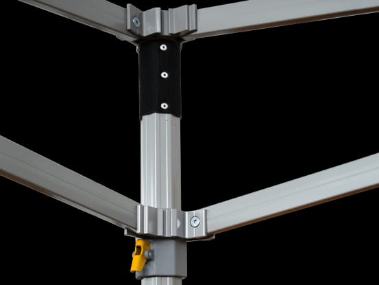 Poot van het quickfold-frame met hoekstuk en gele vergrendelknop