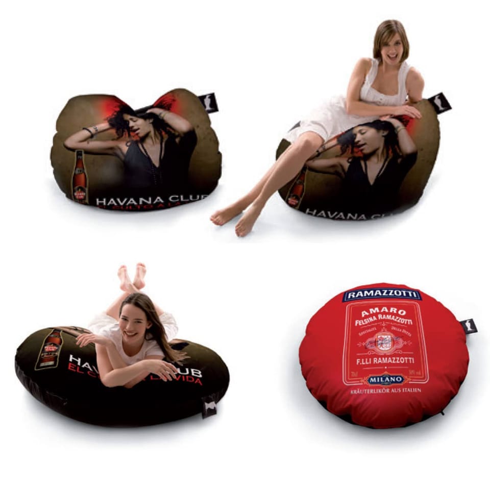 Ronde zitzakken met full colour print, met en zonder iemand erop